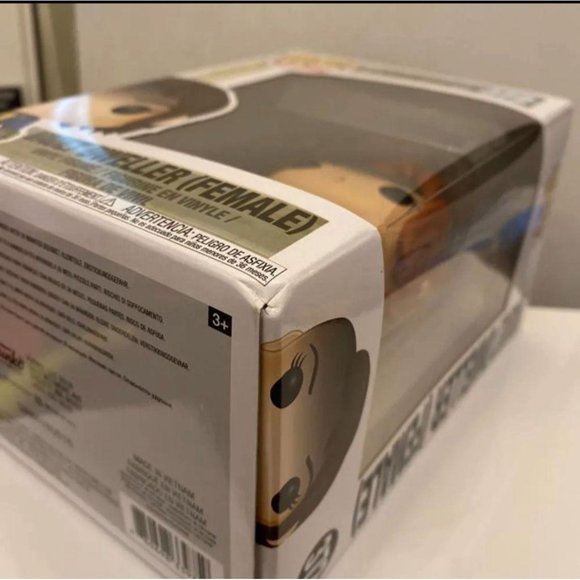 Funko Pop Games Fallout Vault Dweller (Female) #372 Vinyl Figure - Picture 8 of 9